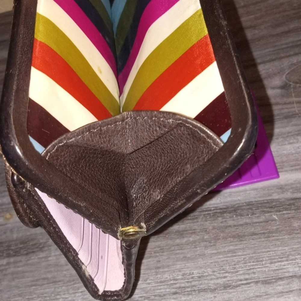 Coach Signature Vintage Kiss Lock And Multi Colored Interior Trifold Wallet - Picture 12 of 13